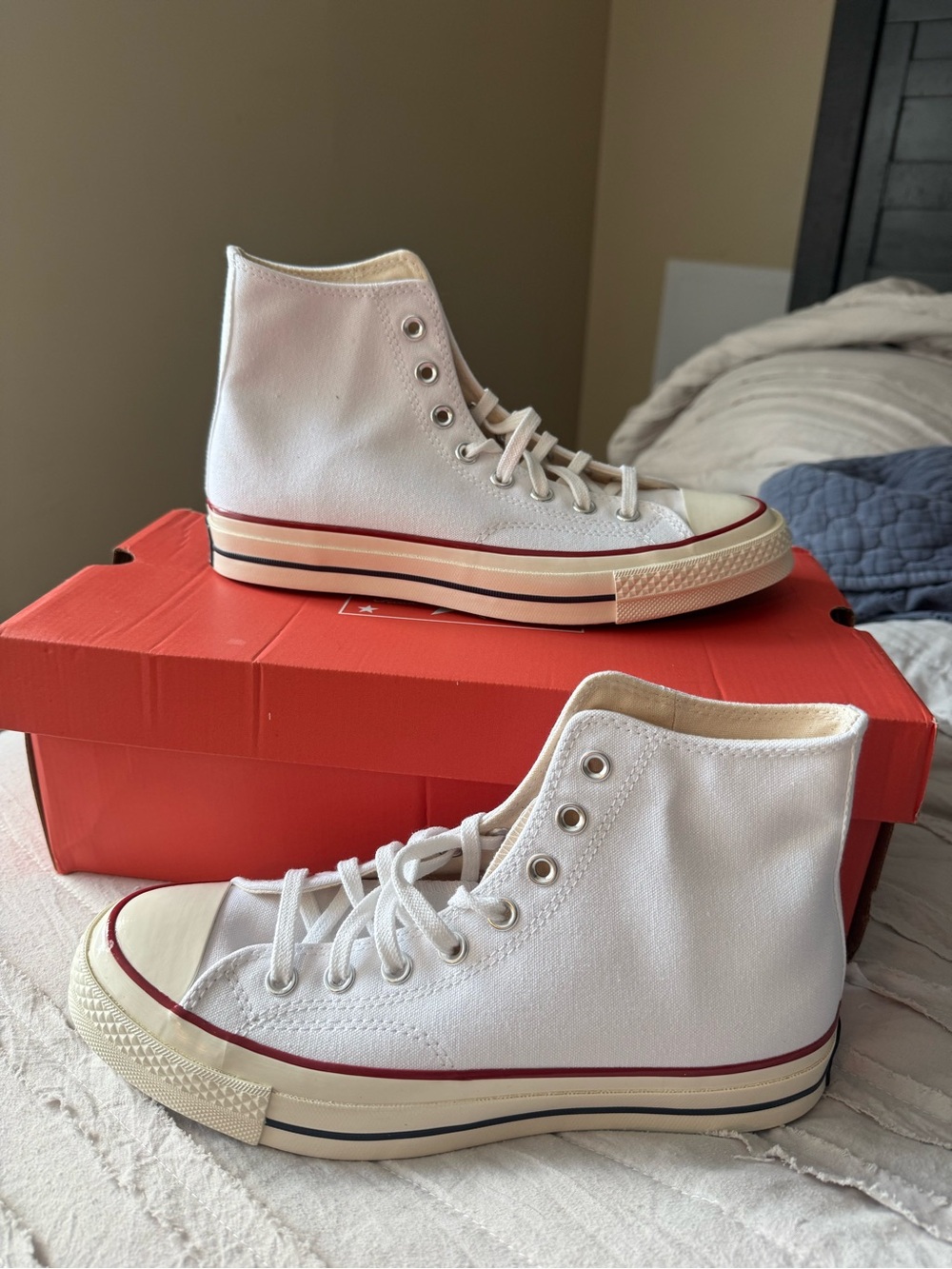 New In Box Converse Chuck 70 High Top White/ Garnet Men’s 8 Womens 10